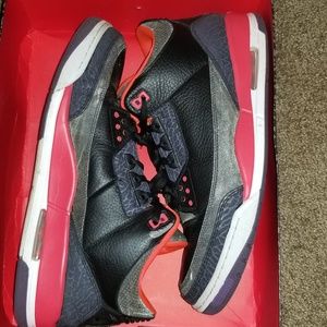 Black crimson 3s